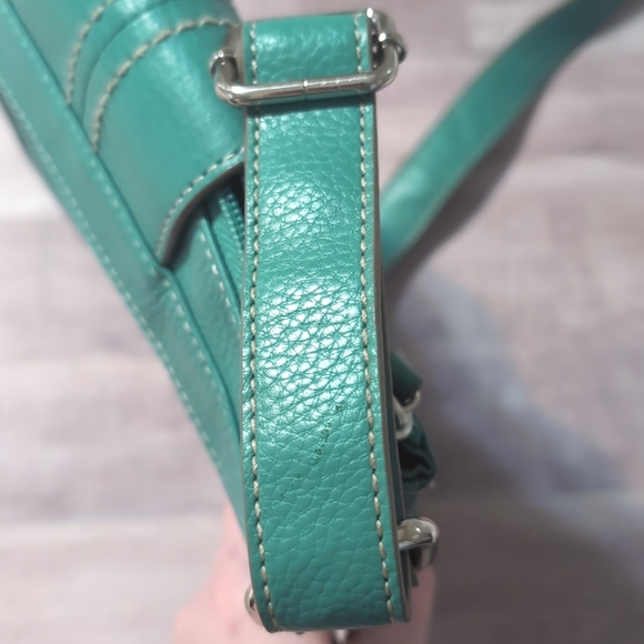 Tignanello Crossbody Bag EUC - Picture 9 of 13